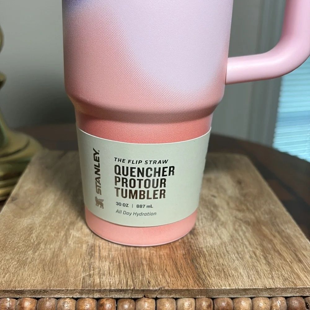 30 oz Stanley Quencher Protour tumbler - Picture 2 of 5